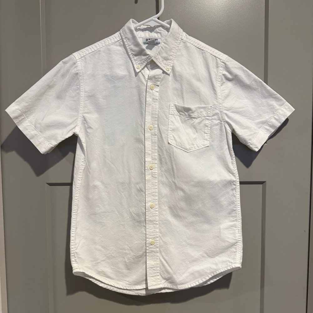Old Navy white button down shirt with pocket